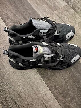 Men's Gray Camouflage Knit Athletic Sneakers - Star Logo